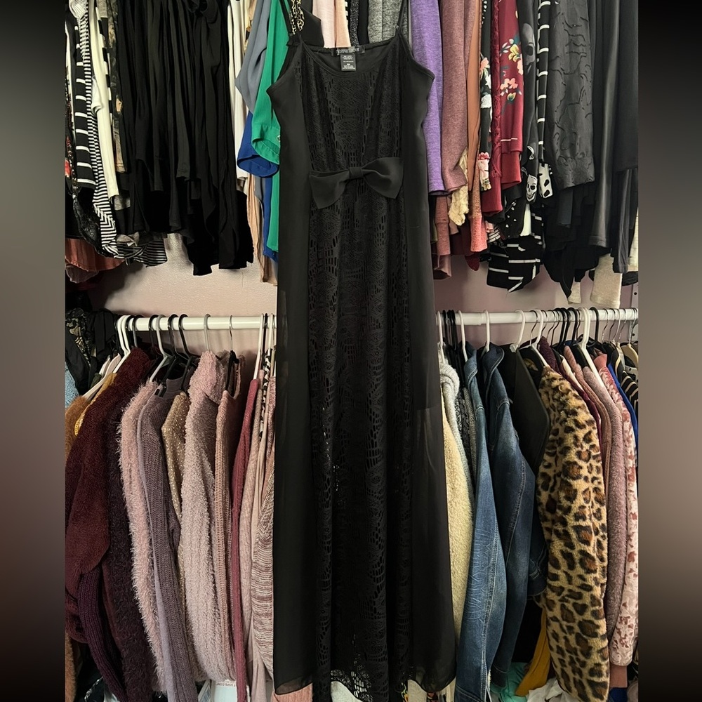 Elegant Black Lace Skull Dress
